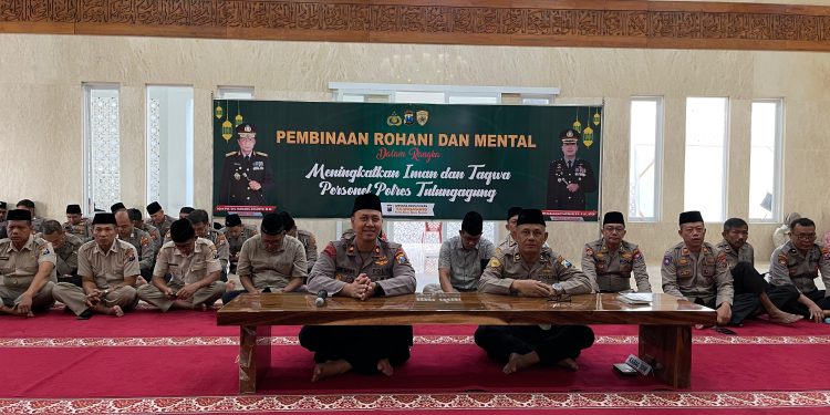 Tingkatkan Keimanan, Jajaran Polres Tulungagung Ikuti Binrohtal Yang Disenggalarakan Mabes Polri Secacara Virtual