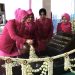 Ibu Ketua Bhayangkari Daerah Jawa Timur Berziarah ke Makam Pendiri Organisasi Bhayangkari Ny. Titi Memet Tanumidjaja di Sumbergempol