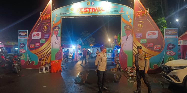 Polsek Tulungagung Kota Amankan Kegiatan Pasar Murah Ramadhan 1447 H di GOR Lembupeteng