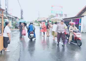 Polsek Kalangbret Laksanakan PAM Bagi Takjil dan Patroli Harkamtibmas