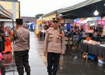 Kijang 02 Polsek Tulungagung Kota Patroli Cegah Gangguan Kamtibmas di Bazar UMKM Gor Lembupeteng