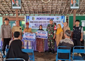 Polsek Gondang Amankan Penyaluran BLT DD di Desa Sepatan