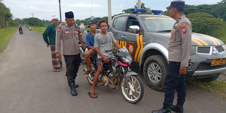 Jelang Berbuka, Polsek Besuki Patroli Sore Hari Antisipasi Adanya Balap Liar